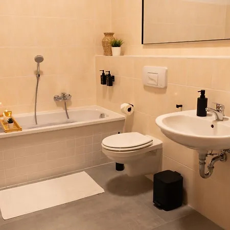 Exklusive Altmarkt-suite - Stilvolle 120qm - Lage Apartment Cottbus