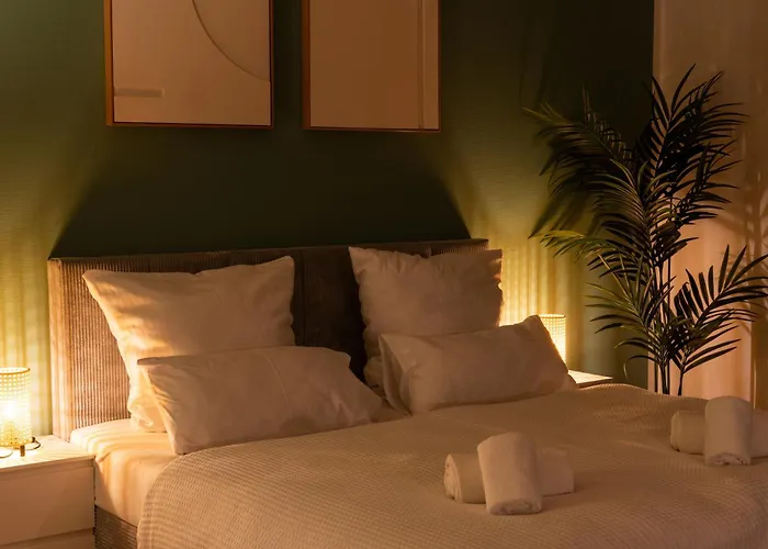 Exklusive Altmarkt-suite - Stilvolle 120qm - Lage Lägenhet Cottbus